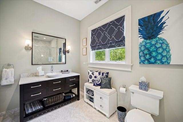 24 Bridlewood Road, Northbrook, IL 60062