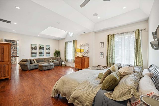 24 Bridlewood Road, Northbrook, IL 60062