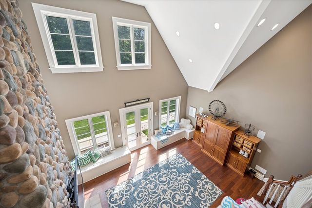 24 Bridlewood Road, Northbrook, IL 60062