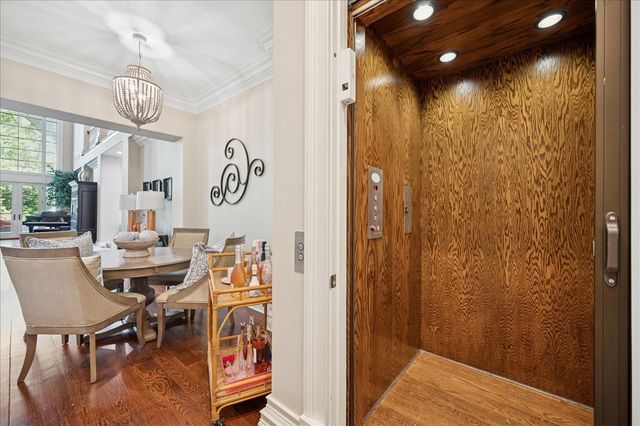 24 Bridlewood Road, Northbrook, IL 60062