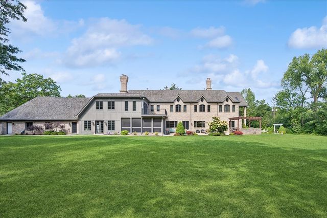 24 Bridlewood Road, Northbrook, IL 60062