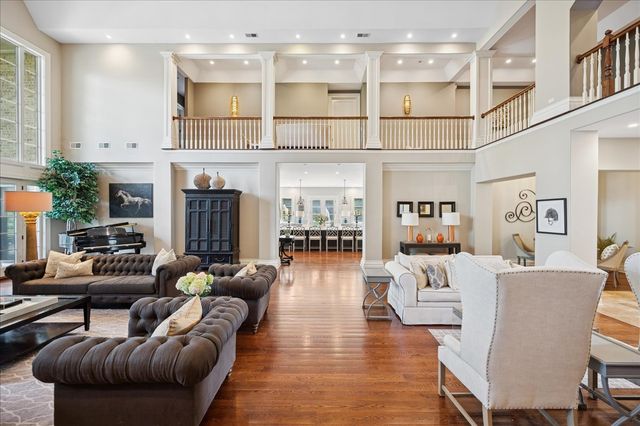 24 Bridlewood Road, Northbrook, IL 60062