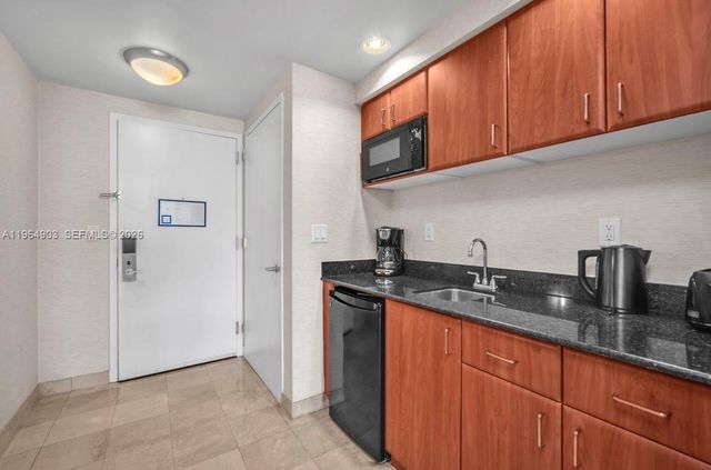 18001 Collins Ave 917, Sunny Isles Beach, FL 33160