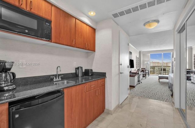 18001 Collins Ave 917, Sunny Isles Beach, FL 33160