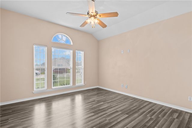 6026 Bobtail Dr, Corpus Christi, TX 78414