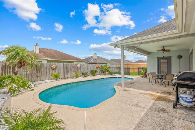 6026 Bobtail Dr, Corpus Christi, TX 78414