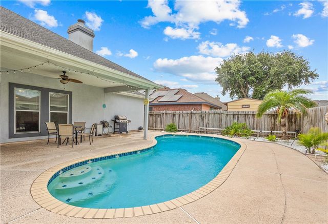 6026 Bobtail Dr, Corpus Christi, TX 78414