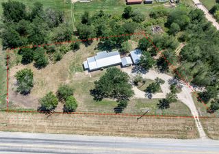 1229 State Highway 304 Highway, Gonzales, TX 78629