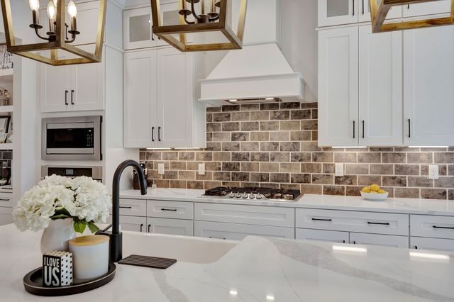 1016 Pine Creek Dr, Arrington, TN 37014