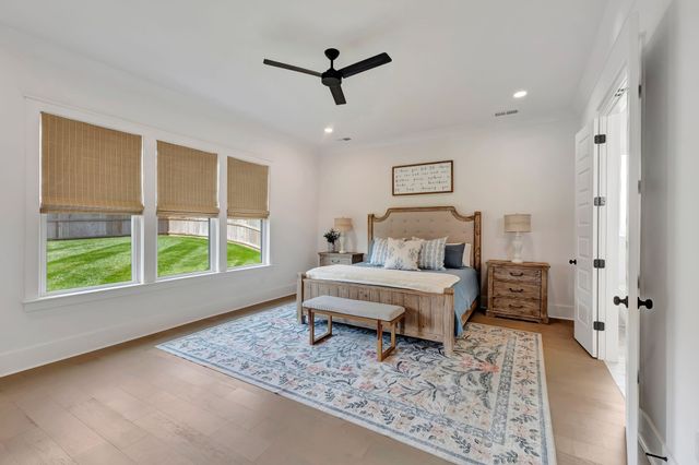 1016 Pine Creek Dr, Arrington, TN 37014