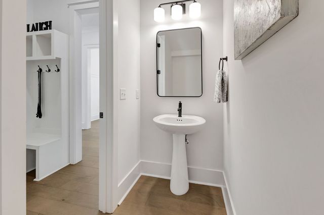 1016 Pine Creek Dr, Arrington, TN 37014