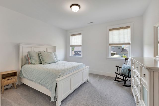 1016 Pine Creek Dr, Arrington, TN 37014