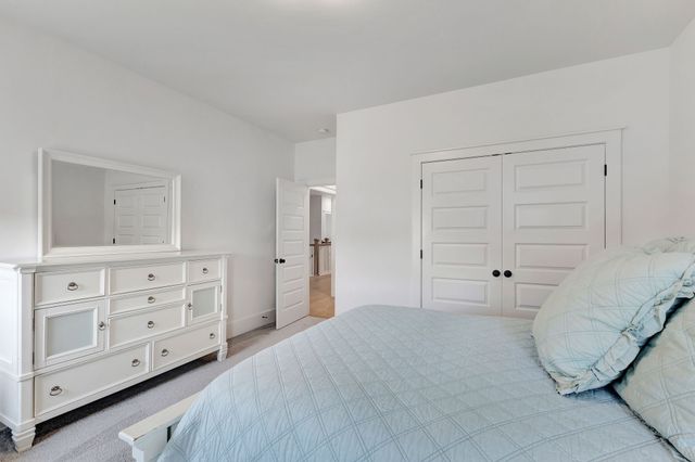 1016 Pine Creek Dr, Arrington, TN 37014