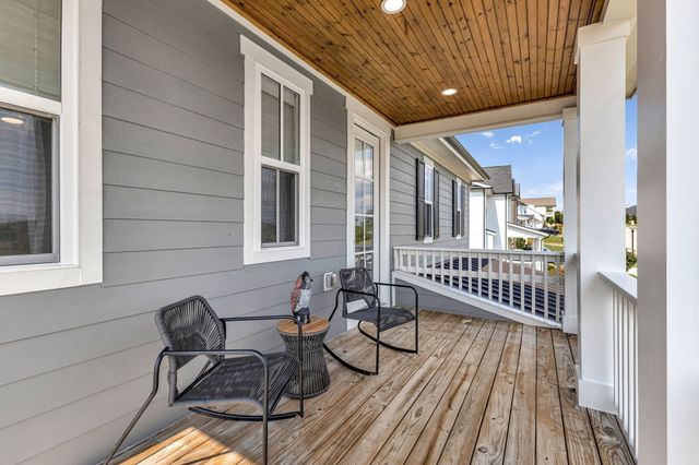 1016 Pine Creek Dr, Arrington, TN 37014