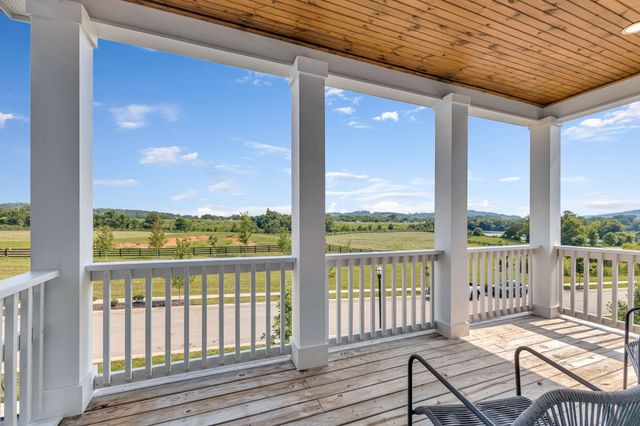 1016 Pine Creek Dr, Arrington, TN 37014