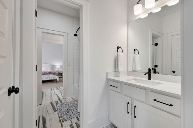 1016 Pine Creek Dr, Arrington, TN 37014