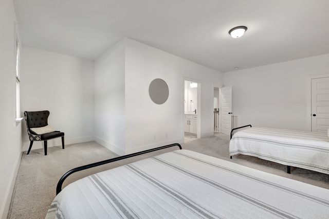 1016 Pine Creek Dr, Arrington, TN 37014