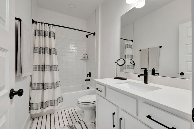 1016 Pine Creek Dr, Arrington, TN 37014