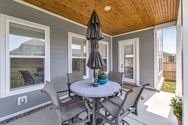 1016 Pine Creek Dr, Arrington, TN 37014