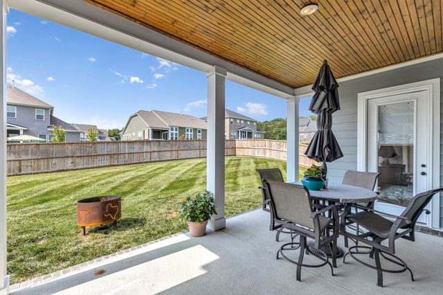 1016 Pine Creek Dr, Arrington, TN 37014