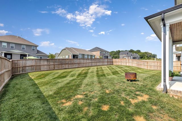 1016 Pine Creek Dr, Arrington, TN 37014