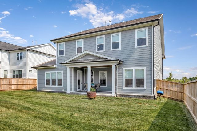 1016 Pine Creek Dr, Arrington, TN 37014