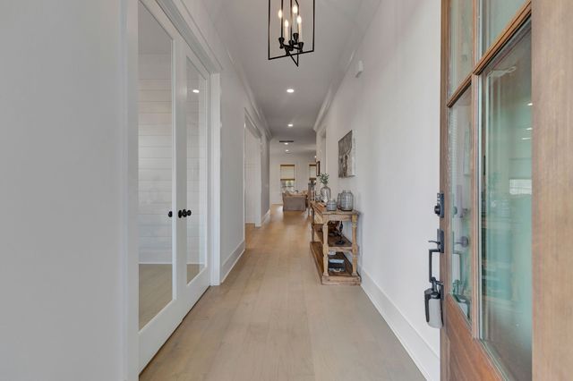 1016 Pine Creek Dr, Arrington, TN 37014