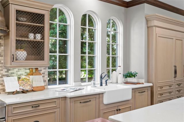 401 SNELL ISLE BOULEVARD NE, St Petersburg, FL 33704
