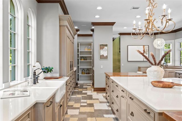 401 SNELL ISLE BOULEVARD NE, St Petersburg, FL 33704