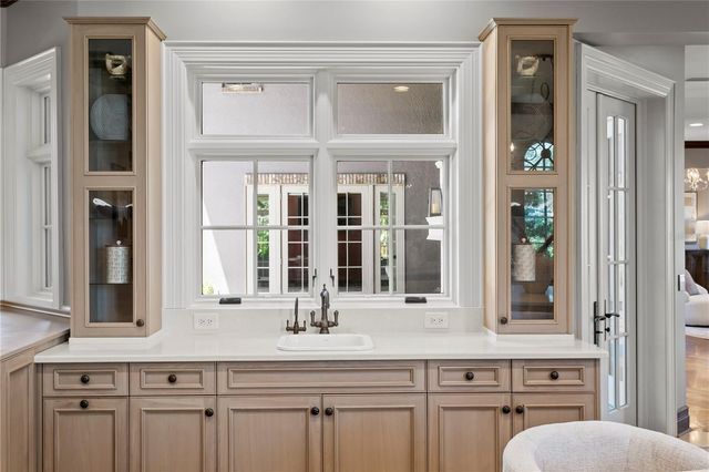 401 SNELL ISLE BOULEVARD NE, St Petersburg, FL 33704