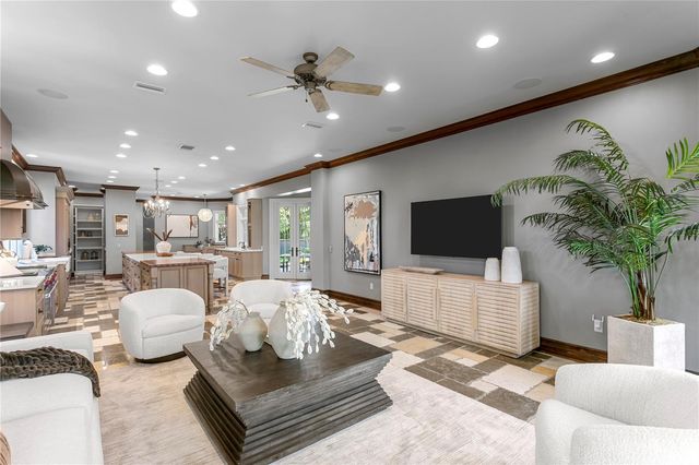 401 SNELL ISLE BOULEVARD NE, St Petersburg, FL 33704