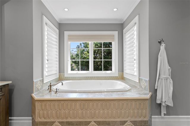 401 SNELL ISLE BOULEVARD NE, St Petersburg, FL 33704