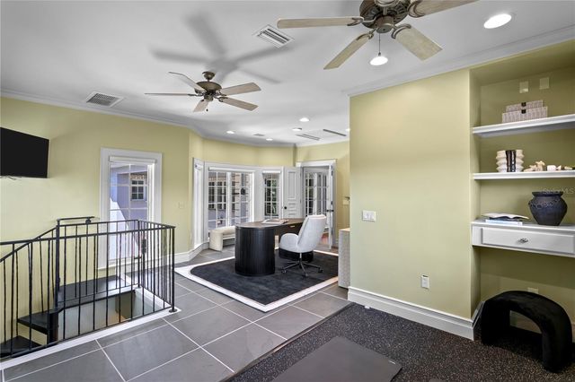 401 SNELL ISLE BOULEVARD NE, St Petersburg, FL 33704