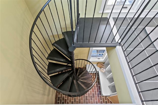 401 SNELL ISLE BOULEVARD NE, St Petersburg, FL 33704