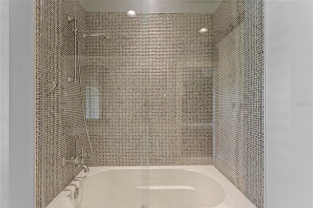401 SNELL ISLE BOULEVARD NE, St Petersburg, FL 33704