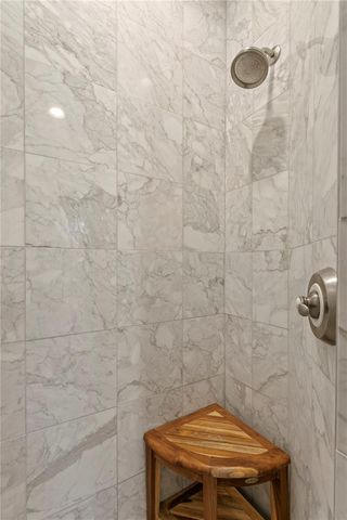 401 SNELL ISLE BOULEVARD NE, St Petersburg, FL 33704