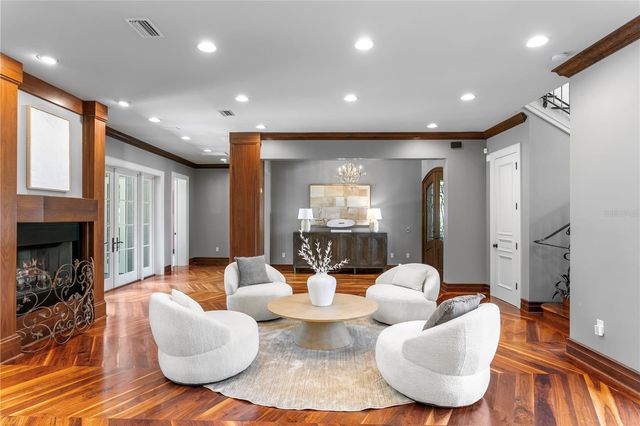 401 SNELL ISLE BOULEVARD NE, St Petersburg, FL 33704