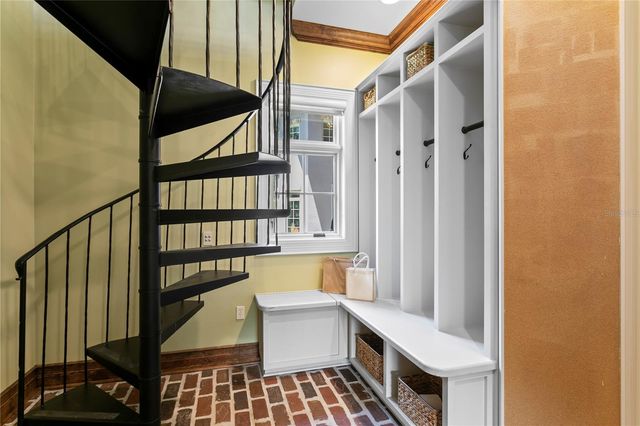 401 SNELL ISLE BOULEVARD NE, St Petersburg, FL 33704