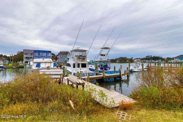 113 Lake Avenue, Morehead City, NC 28557