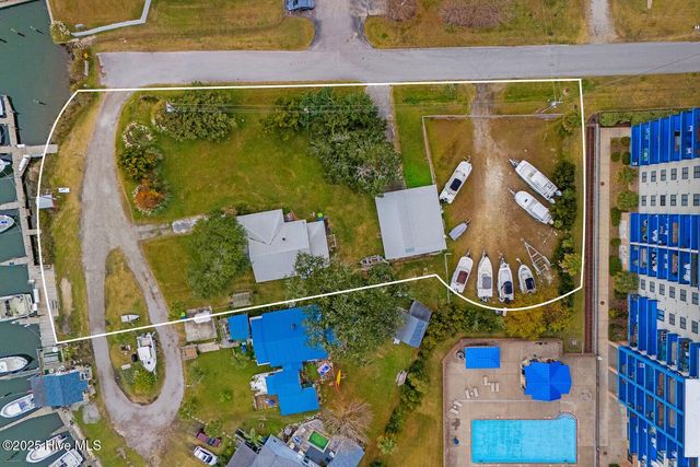 113 Lake Avenue, Morehead City, NC 28557