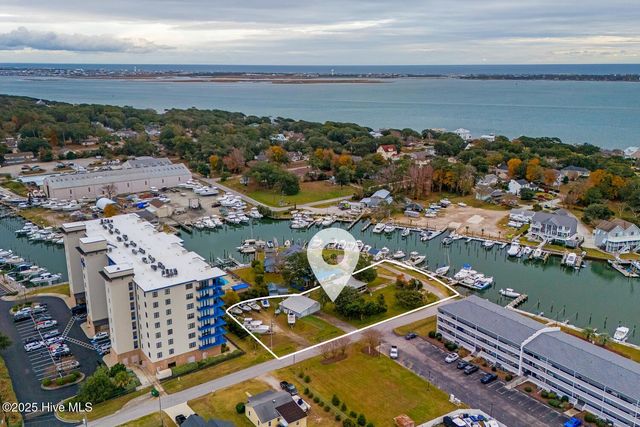 113 Lake Avenue, Morehead City, NC 28557