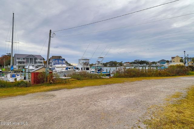 113 Lake Avenue, Morehead City, NC 28557