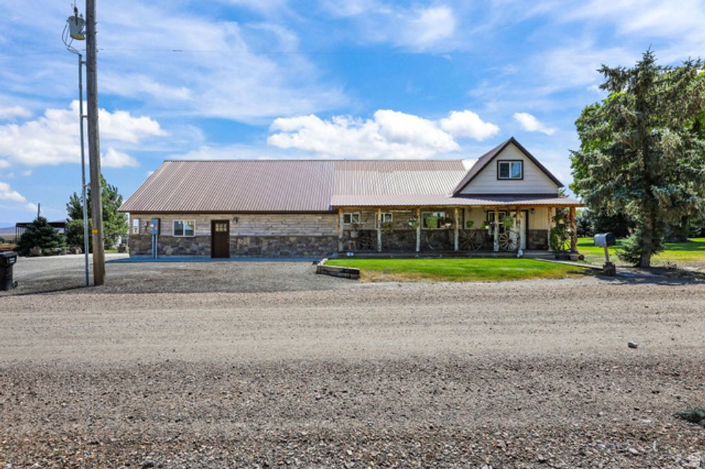 6995 W 2200 S, Weston, ID 83286