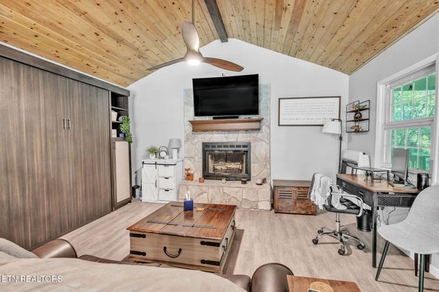 5963 New River Hwy, Briceville, TN 37710