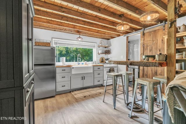 5963 New River Hwy, Briceville, TN 37710