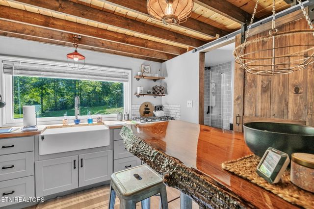 5963 New River Hwy, Briceville, TN 37710