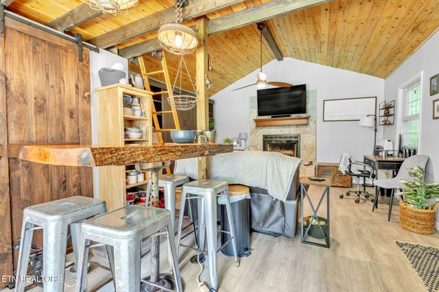 5963 New River Hwy, Briceville, TN 37710