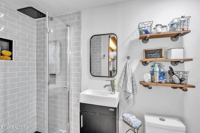 5963 New River Hwy, Briceville, TN 37710