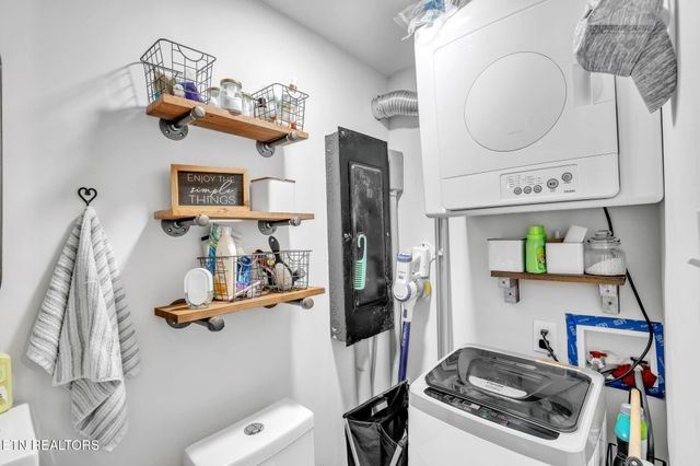 5963 New River Hwy, Briceville, TN 37710