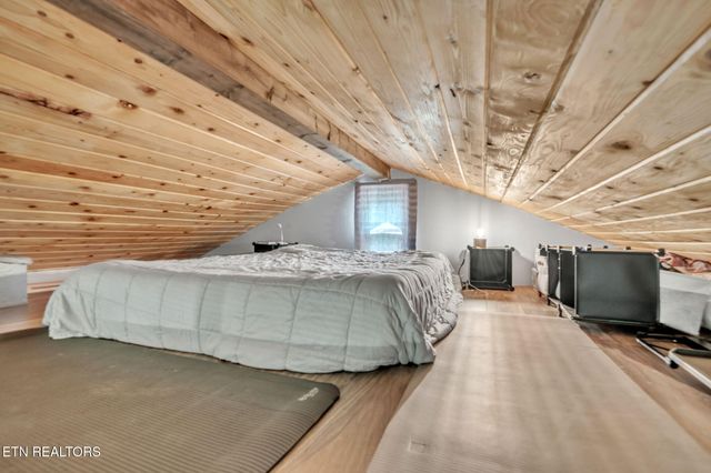 5963 New River Hwy, Briceville, TN 37710